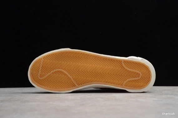 NIKE MAIZE SACAI VARSITY BLAZER X MID BV0072-700 1109